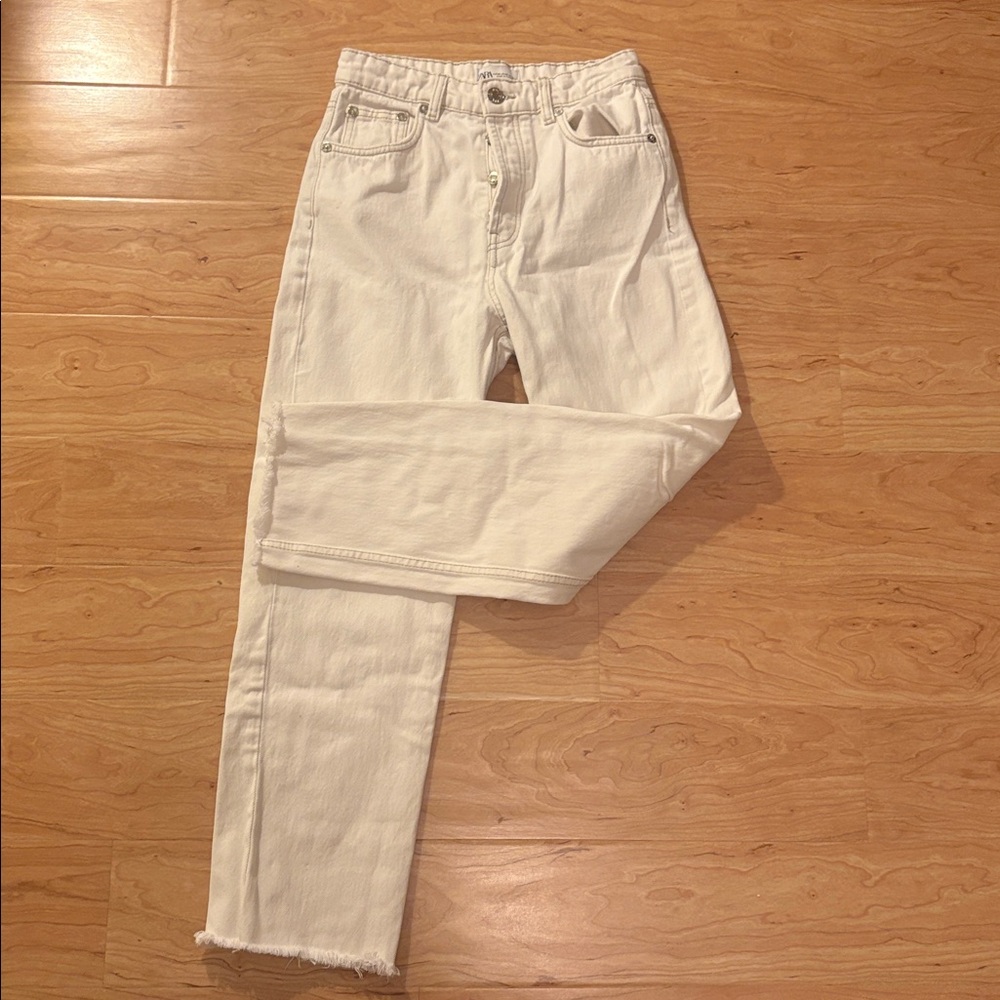 Zara Women’s Beige Straight Jeans